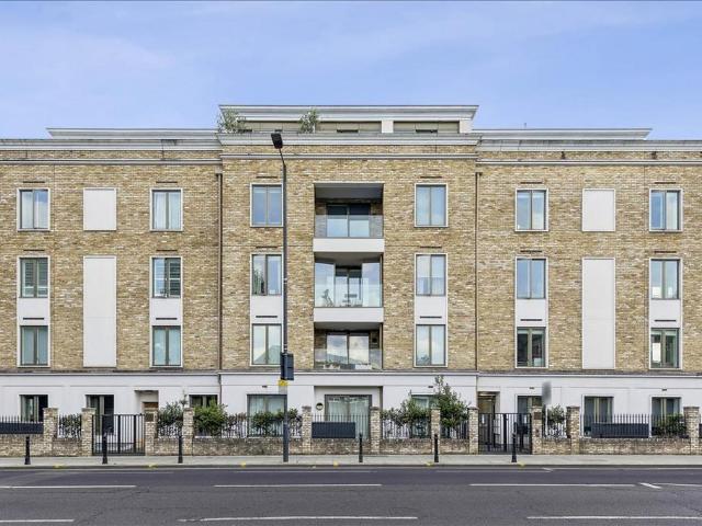 Flat for sale in Hammersmith, Greater London