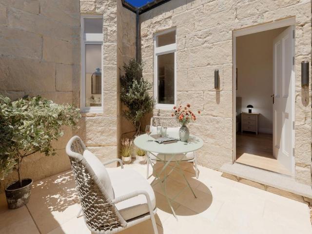 Flat for sale in St Andrews, Scotland