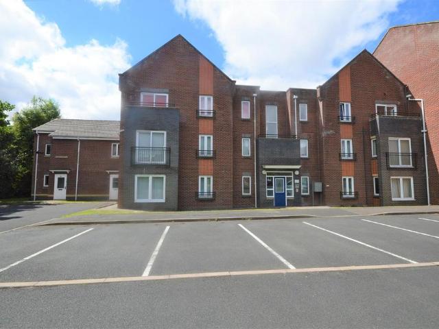 Flat for sale in Stoke, Stoke-on-Trent