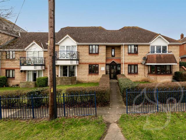 Flat for sale in Fordham Heath, Essex