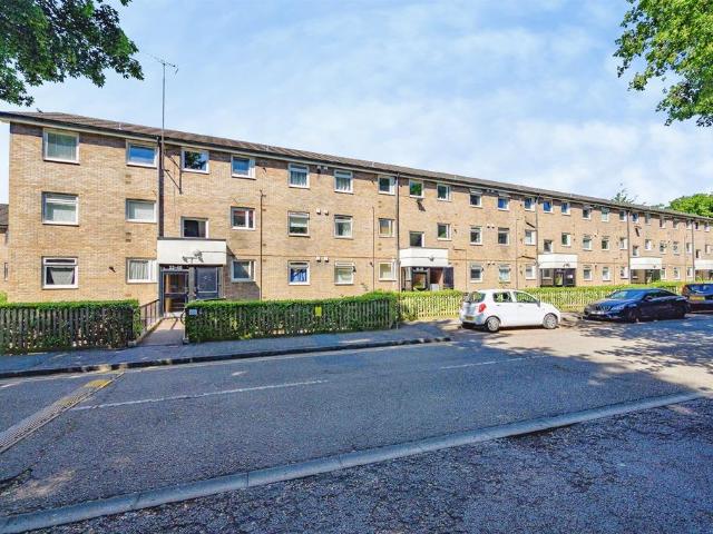 Flat for sale in Hammerfield, Pouchen End
