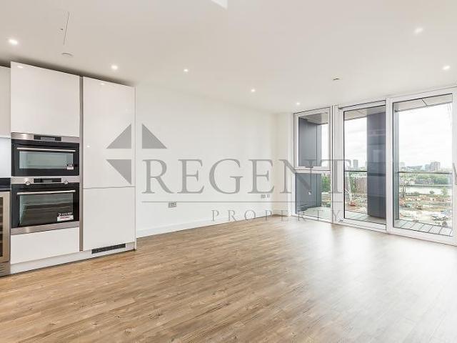 Flat for sale in Nine Elms, Greater London