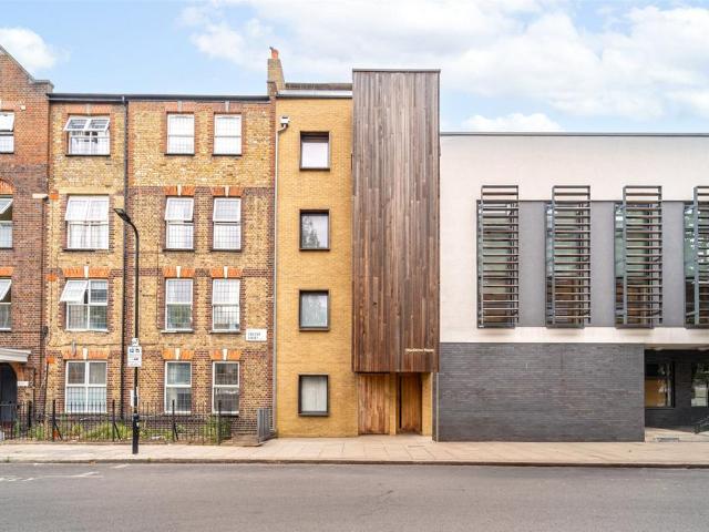 Flat for sale in Somers Town, Greater London