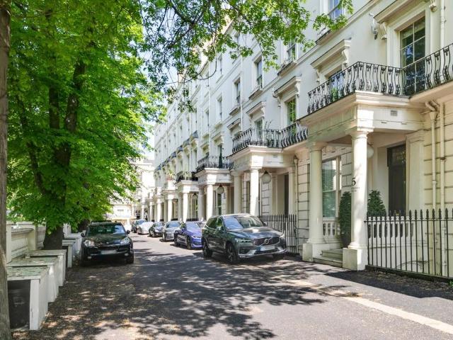 Flat for sale in City of Westminster, Greater London