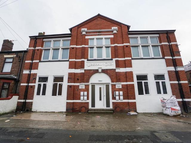 Flat for sale in Wigan, Isle Of Man