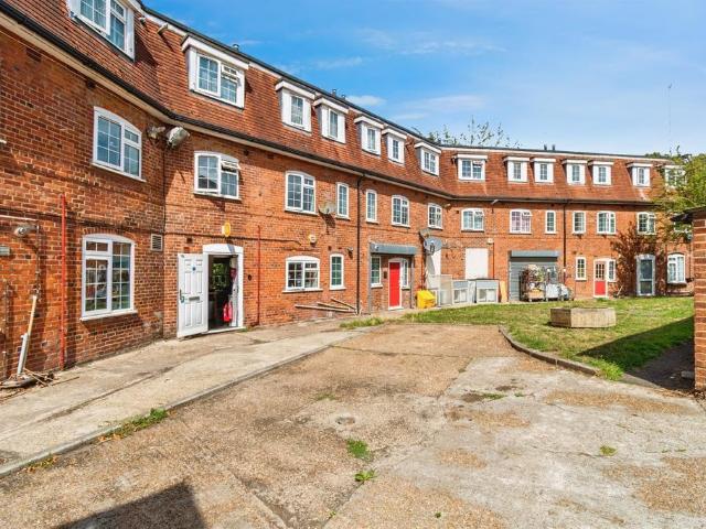 Flat for sale in Mansbridge, City Of Southampton