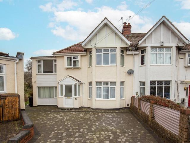 Flat for sale in Feckenham, City Of Bristol