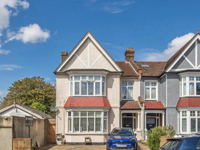 Flat for sale in London Borough of Lewisham, Greater London