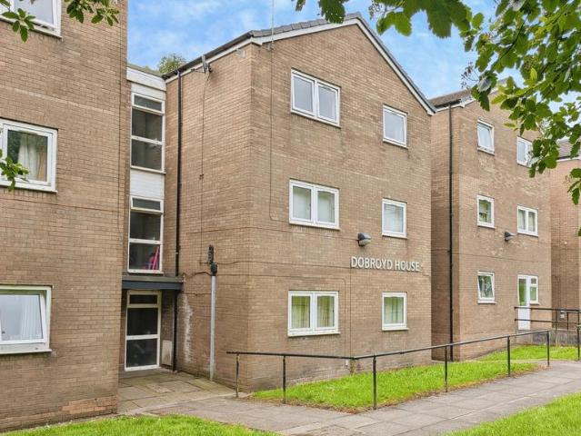 Flat for sale in Waterhead, Pendock