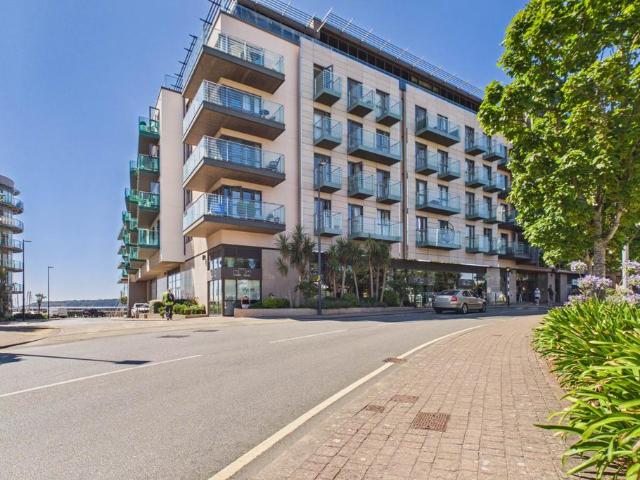 Flat for sale in St Helier, Greater London