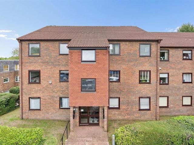 Flat for sale in Ash-cum-Ridley, The Butts