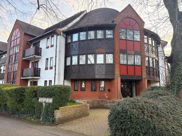 Flat for sale in Norton, King's Walden