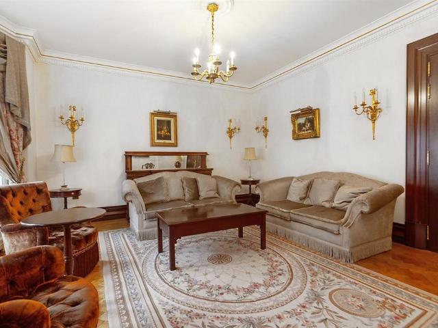 Flat for sale in Chelsea, Greater London