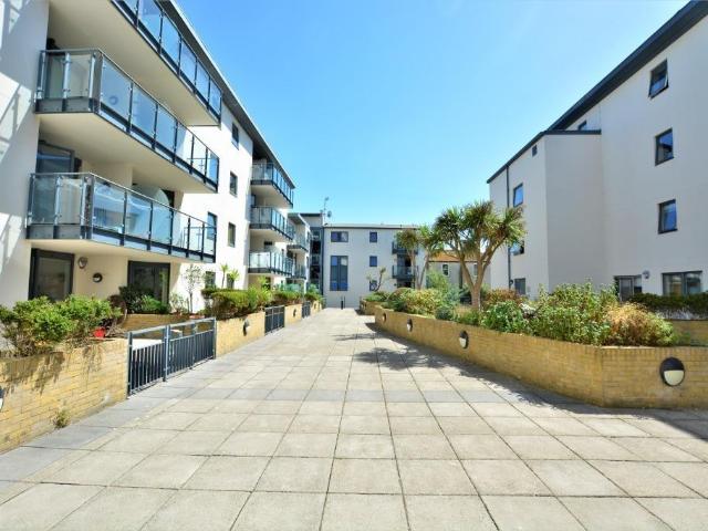 Flat for sale in Brunswick, Brighton & Hove