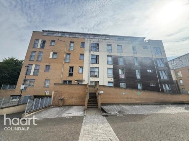 Flat for sale in Burnt Oak, Greater London