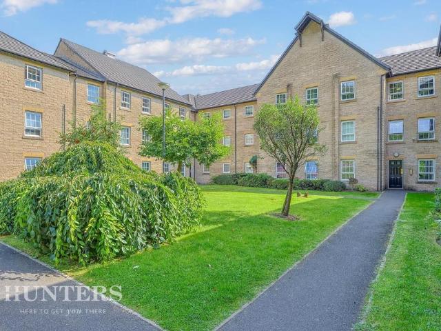 Flat for sale in Caldermoor, Burnedge