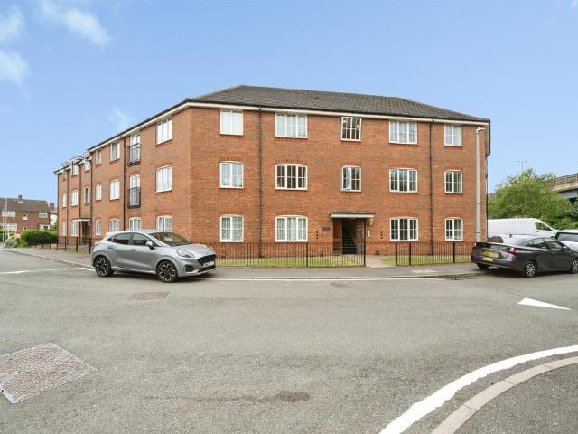 Flat for sale in Causeway Green, West Midlands