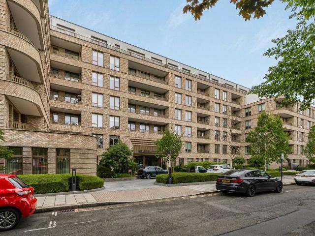 Flat for sale in Little Stanmore, Greater London