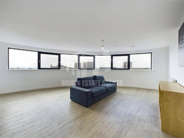 Flat for sale in Salford Quays, Salford