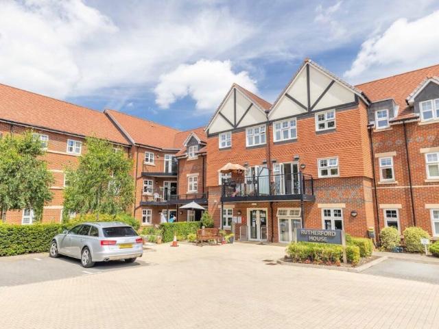 Flat for sale in Chalfont St. Peter, Denham