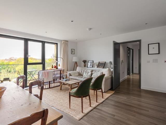 Flat for sale in Mettle & Poise, Bethnal Green