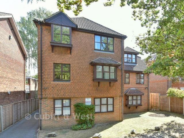 Flat for sale in Carshalton Beeches, Greater London