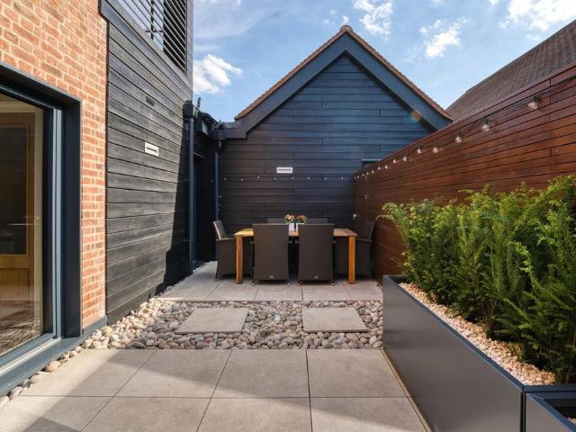 Flat for sale in Henley-on-Thames, Berrick Salome