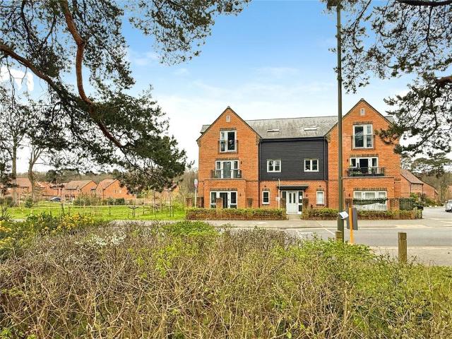 Flat for sale in Mindenhurst, Heol-las