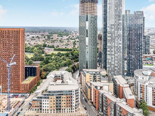 Flat for sale in City Centre, Georgia
