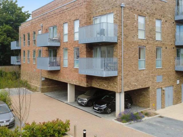 Flat for sale in Worcester Park Estate, Monks Orchard