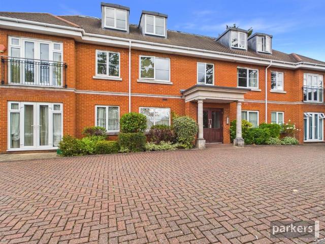Flat for sale in Sindlesham, Winnersh