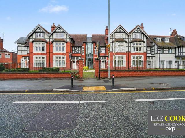 Flat for sale in West Midlands