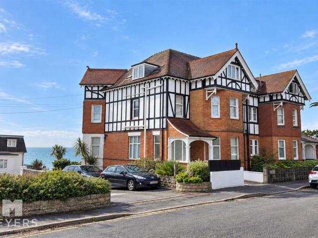 Flat for sale in Boscombe, Bournemouth