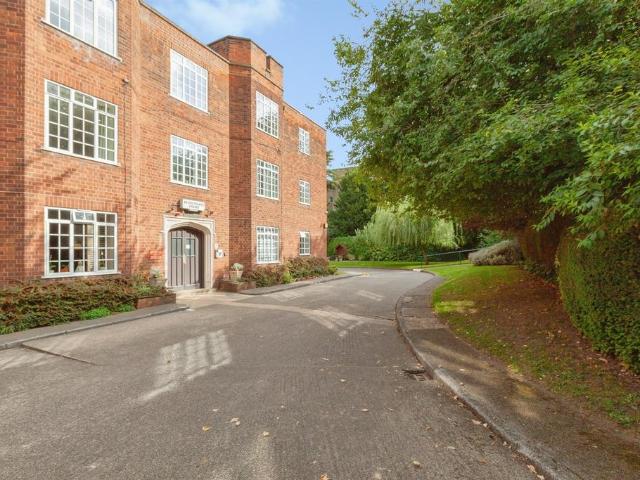 Flat for sale in Stoneygate, Leicester