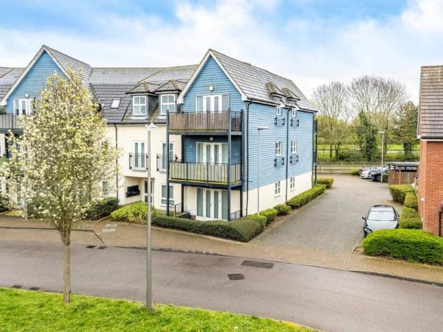 Flat for sale in Monkston Park, Milton Keynes
