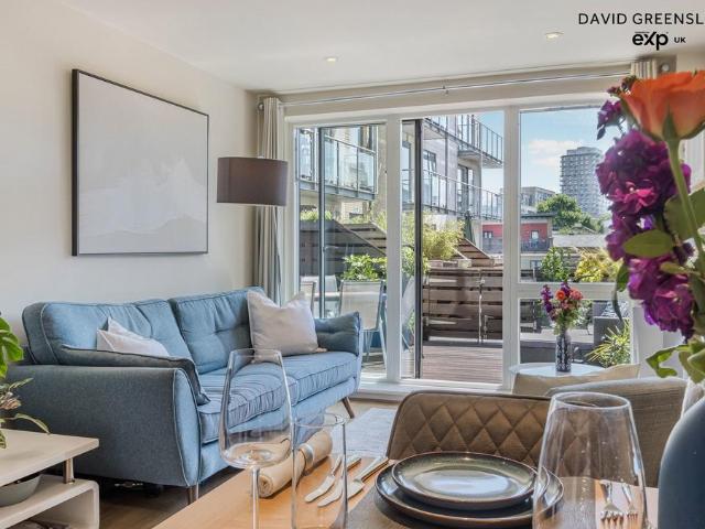 Flat for sale in Bromley-by-Bow, Poplar Grove