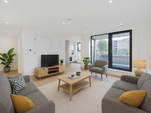 Flat for sale in London Borough of Lewisham, New Cross