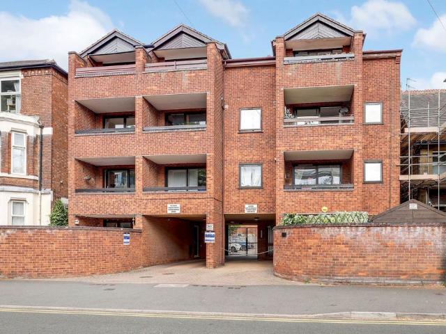 Flat for sale in Abbey Park, Barton In Fabis