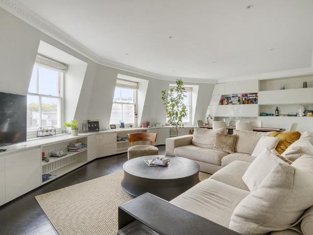 Flat for sale in Brompton, Greater London