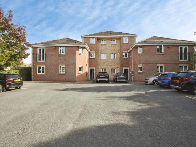 Flat for sale in New Bilton, Rugby