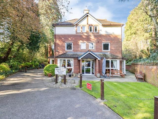 Flat for sale in North Watford, Watford