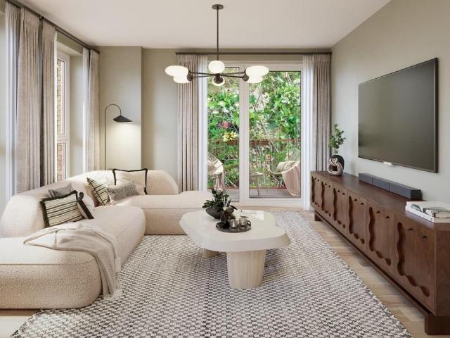 Flat for sale in Old Ford, Bow