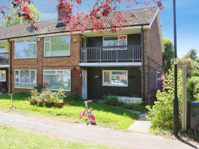 Flat for sale in Slough