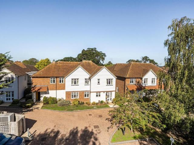 Flat for sale in Headcorn, Maidstone