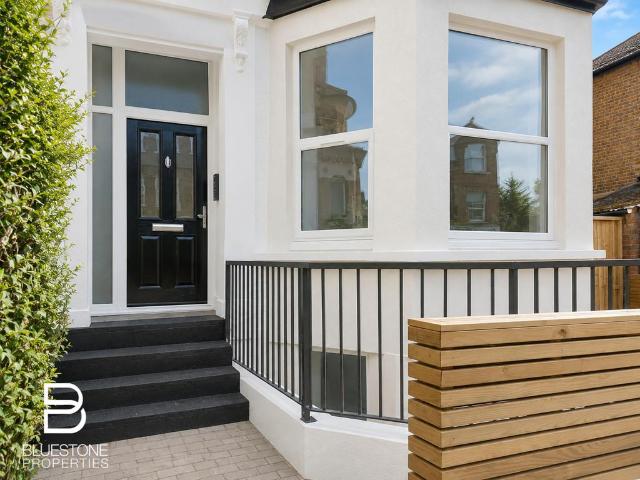 Flat for sale in London Borough of Croydon, Greater London