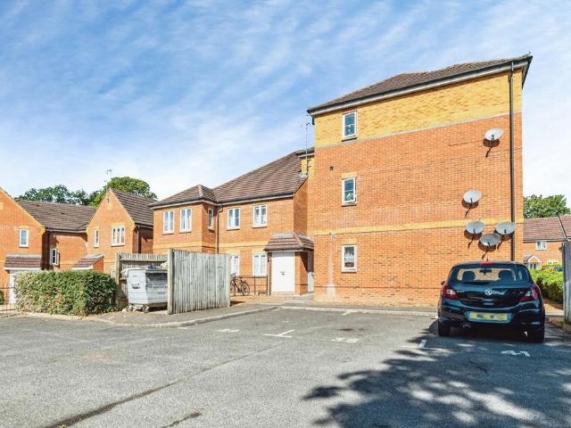 Flat for sale in Coley Park, Reading
