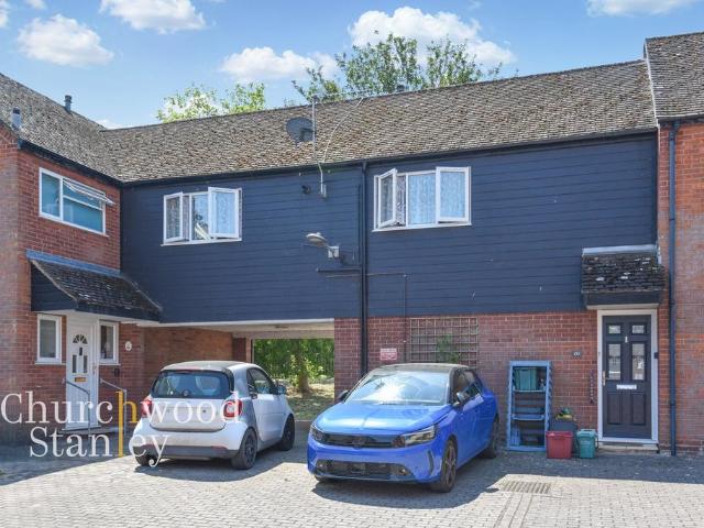 Flat for sale in Dale Hill, Essex