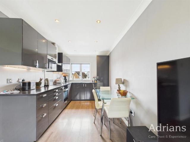 Flat for sale in Melbourne, Chelmsford