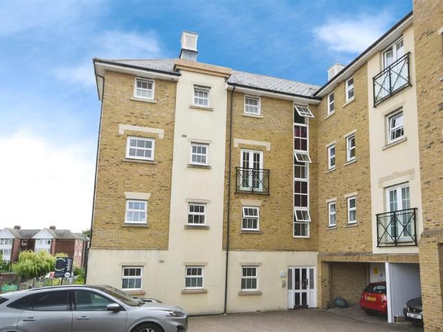 Flat for sale in Meadgate, Chelmsford