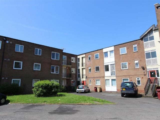 Flat for sale in Lee Bank, Greater Manchester